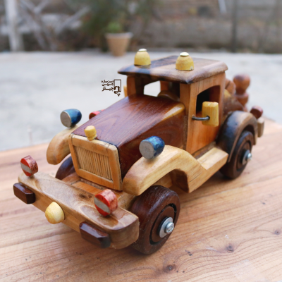 ماکت ماشین قدیمی (گردو)